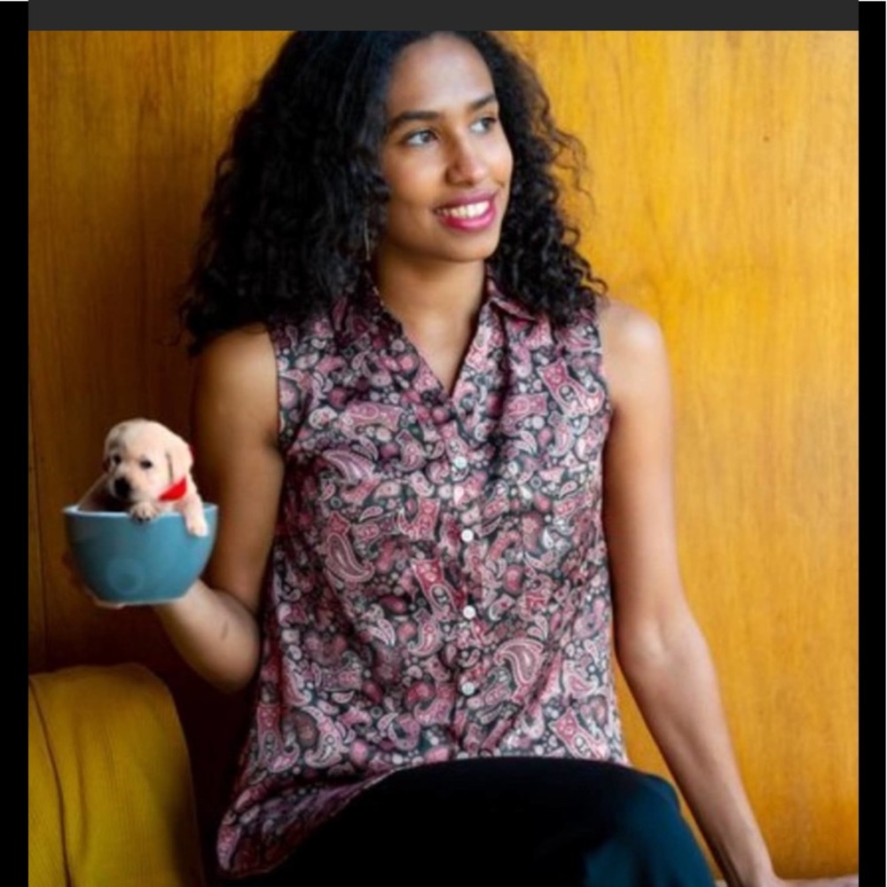 * Rare Betabrand Dog Pattern Sleeveless Blouse Shirt SZ Large Excellent *